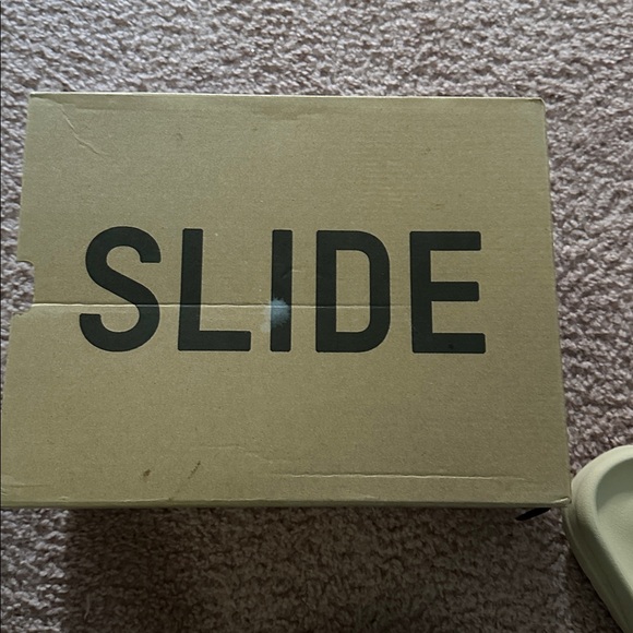 YZY Slides - Picture 3 of 4